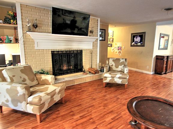 3rd image of 2603 NE Palm Ave