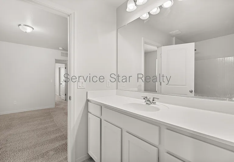 2402 E Alonso Dr — Photo 25