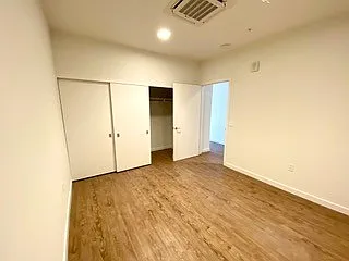 1836 Columbia Street — Photo 10