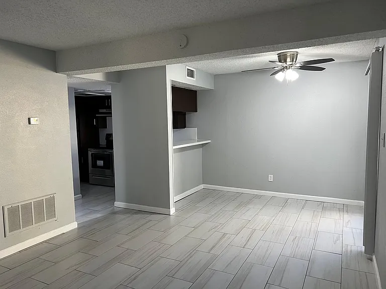 711 Harbour Town Dr — Photo 6