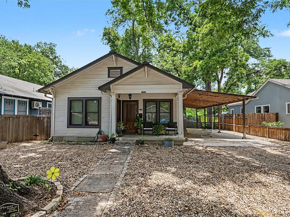 2506 E Cesar Chavez St