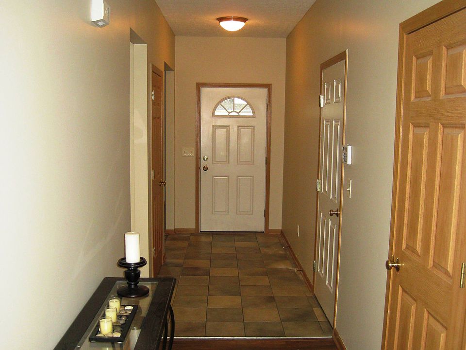 1st image of 1400 Sotherby Xing