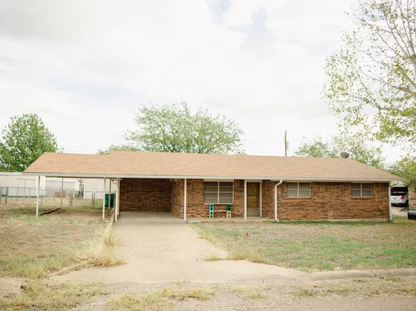 402 Island Ave, Hamilton, TX 76531