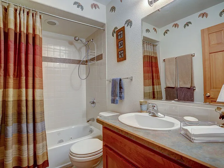 192 Burgundy Cir — Photo 10