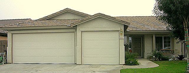 3 Car Garage!