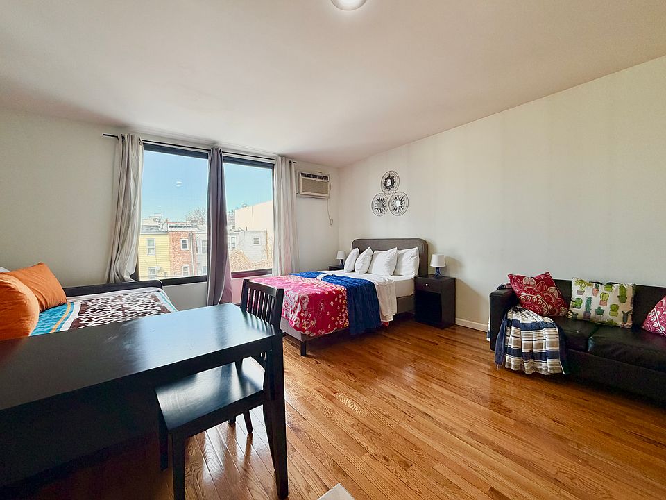 1st image of 2285 Pacific St #3R