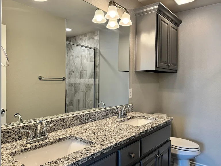 1655 S Kennedy Ave — Photo 17