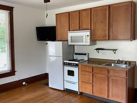 5th image of 419 Grand Ave #A