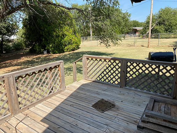 4th image of 9 Darla Dr