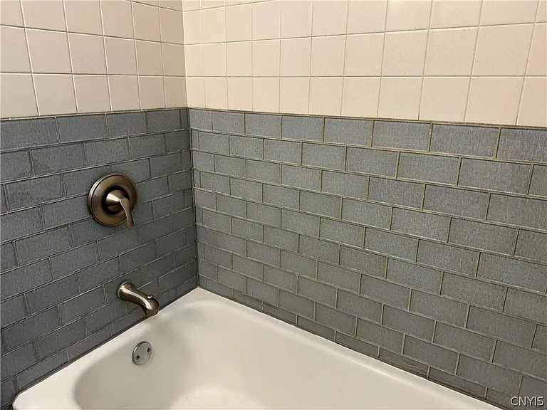 223 Cleveland Blvd — Photo 29
