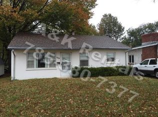 144 SW 27th St, Topeka, KS 66611