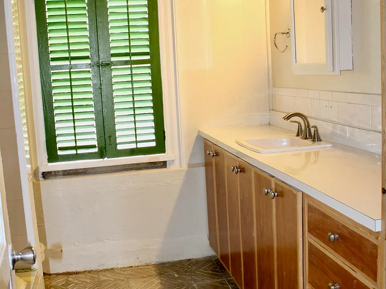40 Jg La Grange We St — Photo 18