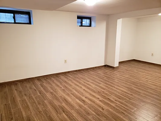 Rented by MCR Realty | media 18