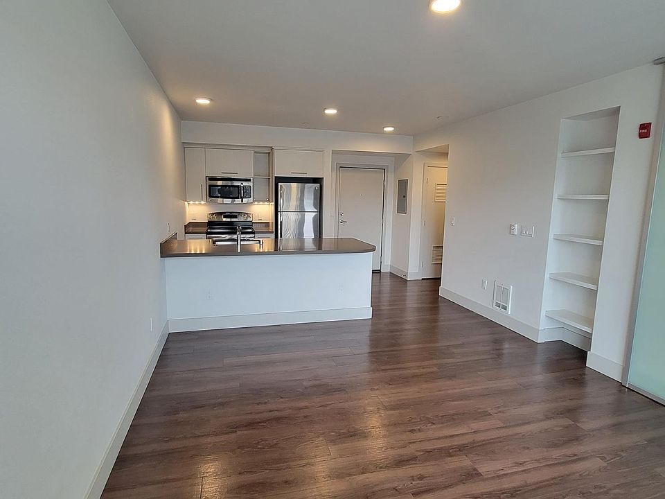 1st image of 606 Burwell St APT 209