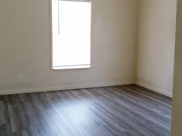204 S Hackberry St #B — Photo 21