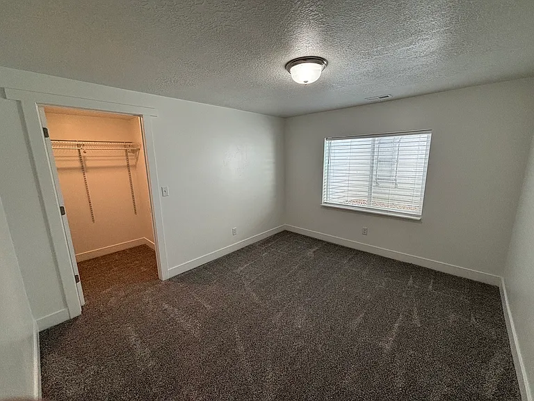 188 E Bruin Dr — Photo 14