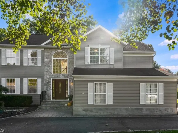 2 Quincy Dr, Jefferson Twp., NJ 07438