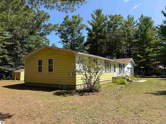 3rd image of 3838 Rosemary Ln