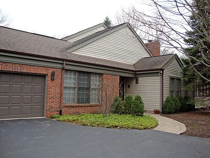 1 Warrington Dr photo 1