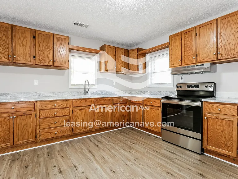 1813442_006_wm_-_kitchen_13131306.jpg