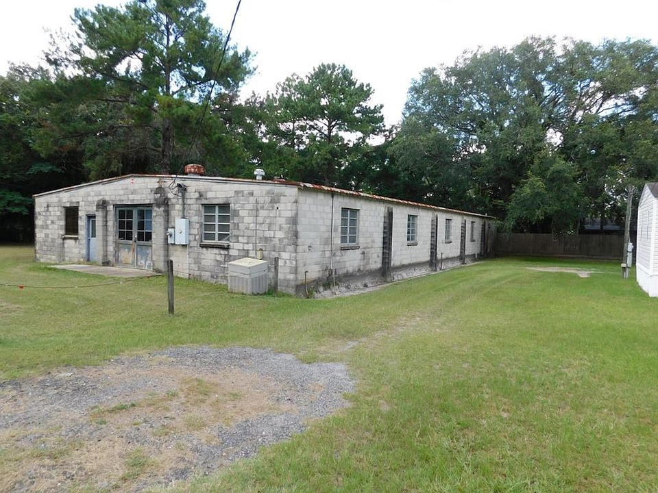 1st image of 820 Woodlawn Dr