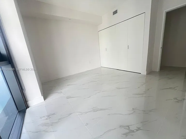 700 NE 24th St #3501 — Photo 15