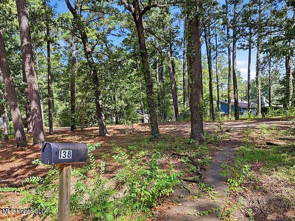 3rd image of 138 Dogwood Cir