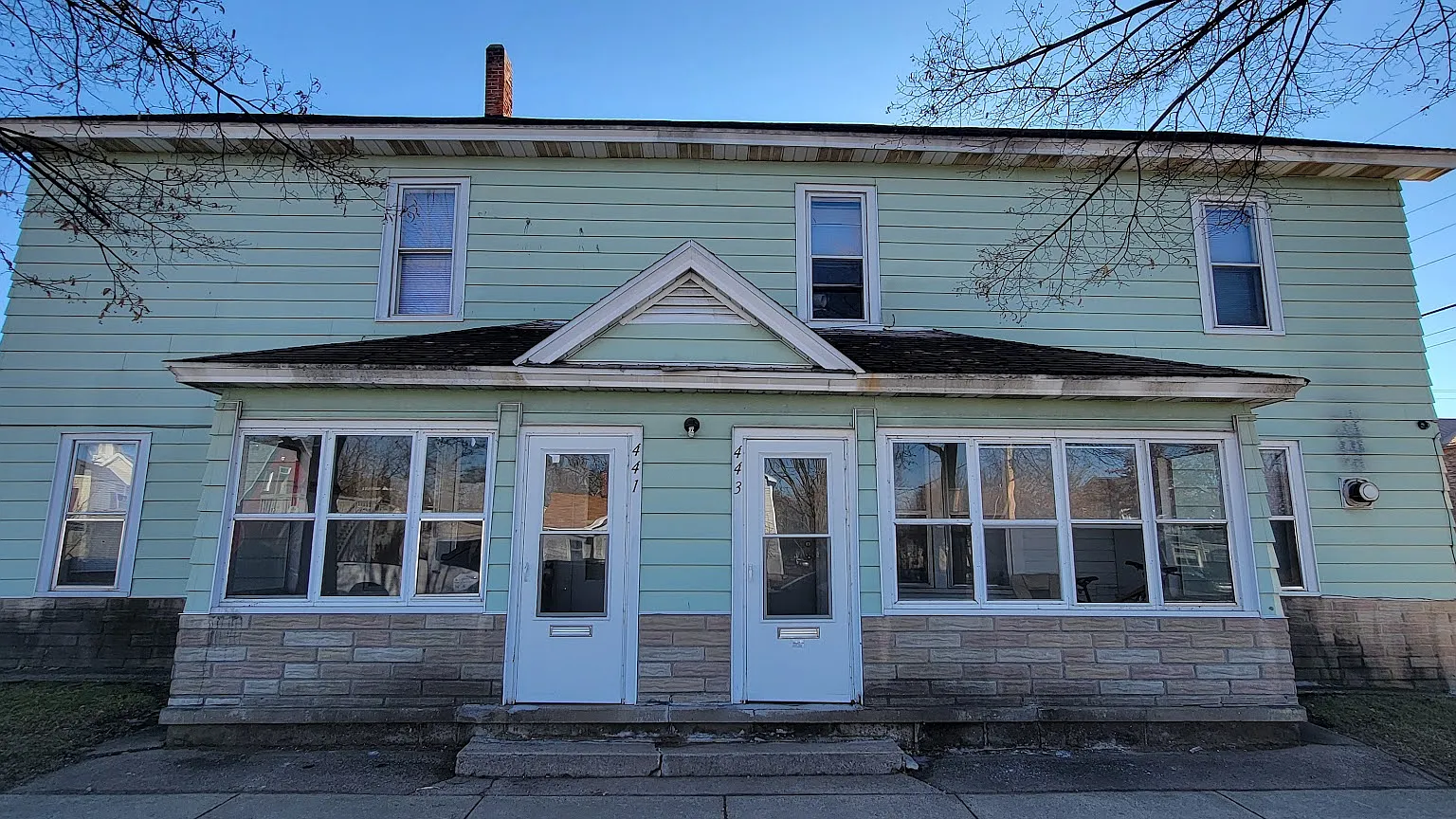 3 bed, $1,365 — Photo 1