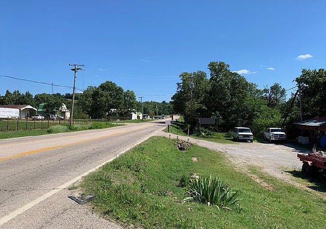 2nd image of 2772 Highway 5 N