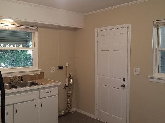 5th image of 3302 Gleason Cir #A