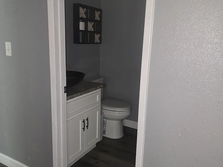16234 School Ct — Photo 7