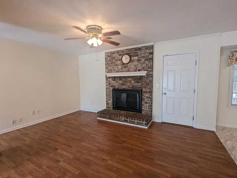 4356 Cheviot Dr — Photo 4