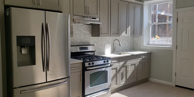 Rented by MCR Realty | media 7