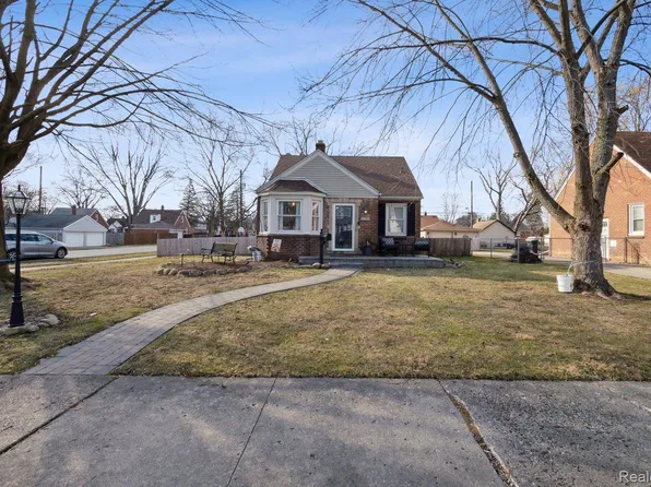 11307 Cavell St, Livonia, MI 48150