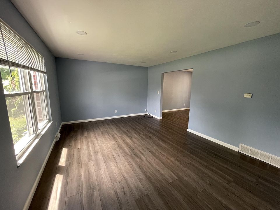 1st image of 999 Hunt Valley Dr