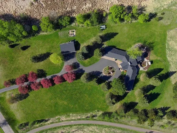 1200 Game Farm Cir, Mound, MN 55364