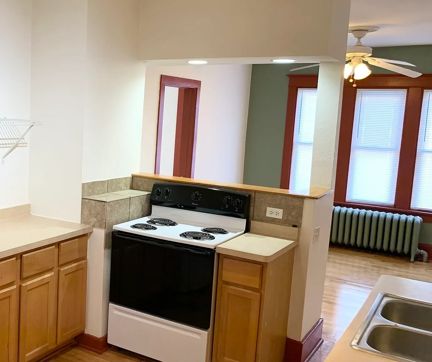 2 bed, 700 sqft, $1,195 — Photo 2