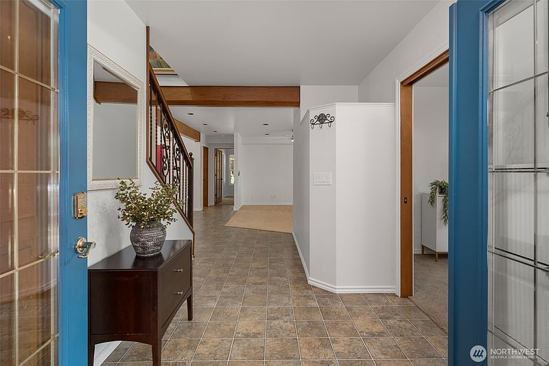 3rd image of 216 Denneboom Road