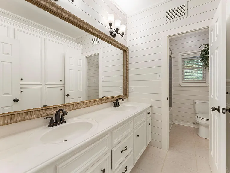 618 W Rollingwood St — Photo 11