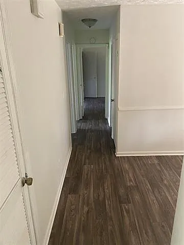 222 Peartree Ln — Photo 6