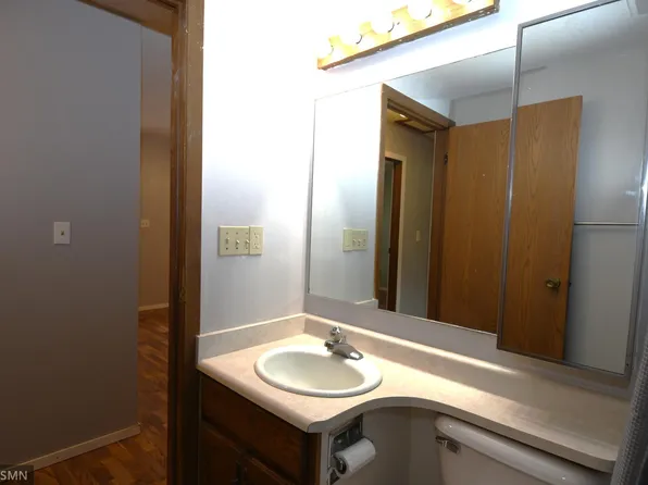 653 N 2nd St, New Richmond, WI 54017