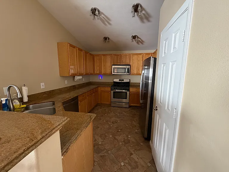 2108 Sunset Vista Ave — Photo 12