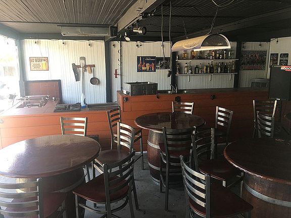 3rd image of 1112 S Chinowth St