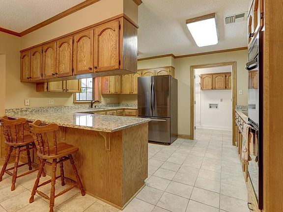 4th image of 118 Avery Dr