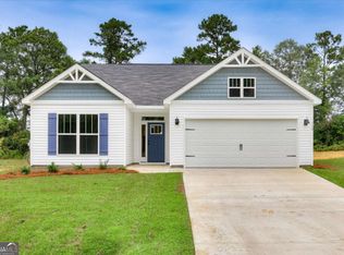 140 Foxridge Ct, Metter, GA 30439