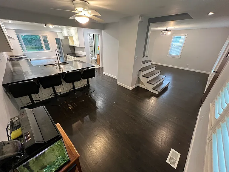17 N Iowa Ave — Photo 8