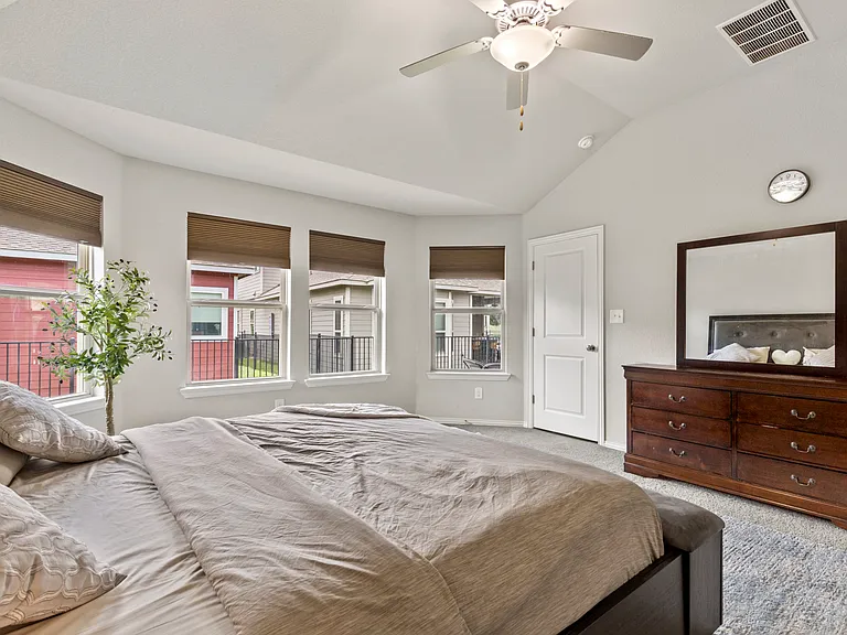 103 Simon — Photo 17