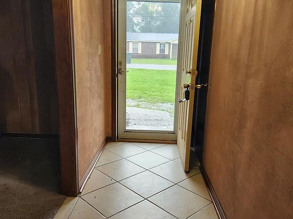 4th image of 2831 Godwin Ln