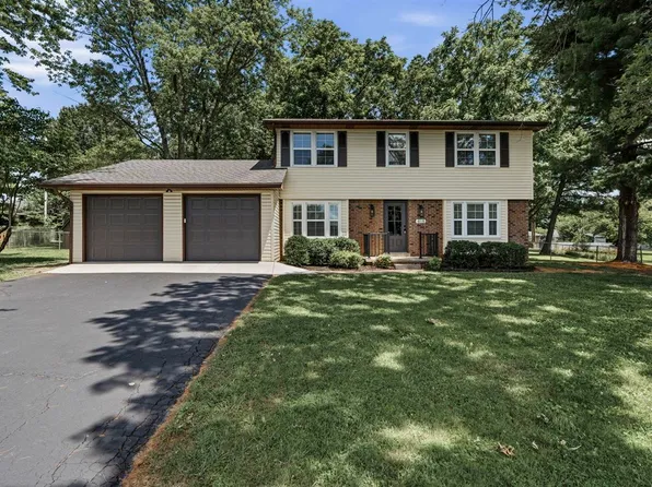 418 Saint Albans Dr, Bowling Green, KY 42103