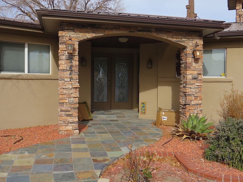 2nd image of 1423 Catron Ct SE